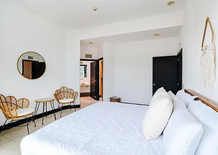Sea La Vie - By The Apartamento *